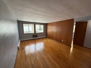 2413 Calypso Rd in Madison, WI - Foto de edificio - Building Photo