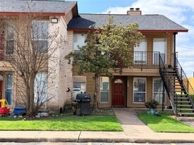 209 E Noton St in Pflugerville, TX - Building Photo