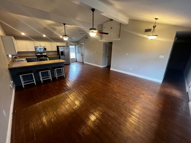 73639 Diamondhead Dr N in Diamondhead, MS - Foto de edificio - Building Photo