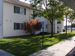 Palisades Park Apartments in Ammon, ID - Building Photo - Building Photo