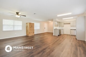 218 Buena Vista St in Debary, FL - Foto de edificio - Building Photo