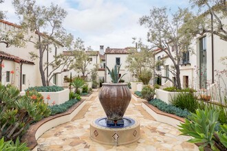 Laguna in Santa Barbara, CA - Foto de edificio - Building Photo