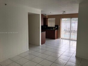 1453 SW 3rd St in Miami, FL - Foto de edificio - Building Photo