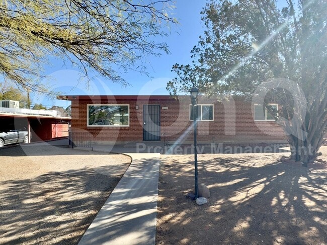 1410 N Desmond Ave in Tucson, AZ - Building Photo - Building Photo