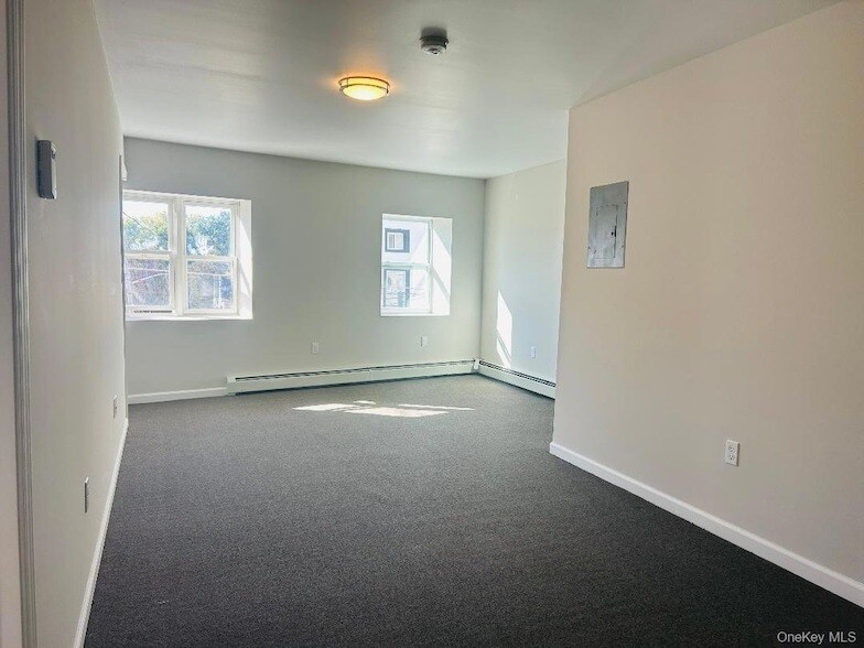 16 Schneider Ave, Unit 3 in Highland Falls, NY - Foto de edificio