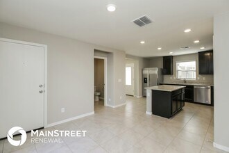 8229 W Albeniz Pl in Phoenix, AZ - Building Photo - Building Photo