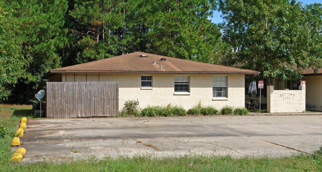812-814 W 26th St in Lynn Haven, FL - Foto de edificio - Building Photo