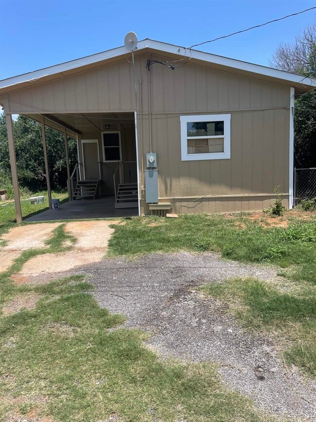 property at 303 W Taylor St
