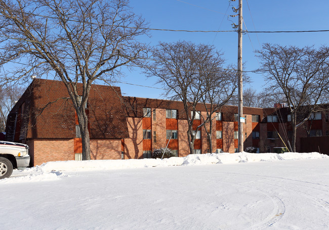 Garfield Manor Apartments in Warren, OH - Foto de edificio - Building Photo