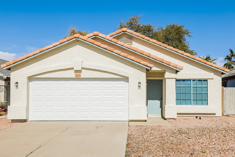 3010 W Rose Garden Ln in Phoenix, AZ - Building Photo