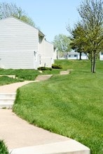 Town Park Townhomes in Sioux Falls, SD - Foto de edificio - Building Photo