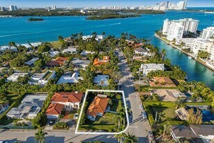 10110 E Broadview Dr in Bay Harbor Islands, FL - Building Photo