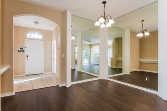 1728 Riveredge Rd in Oviedo, FL - Foto de edificio - Building Photo