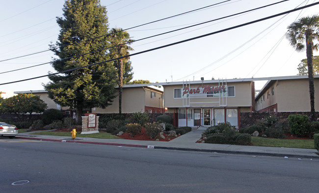 Park Manor Apartments in Hayward, CA - Building Photo - Building Photo