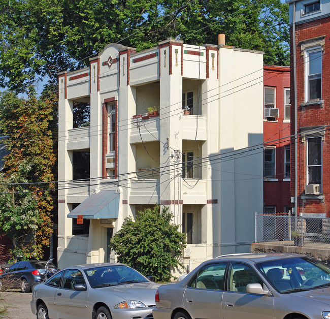 126 W Nixon St in Cincinnati, OH - Building Photo - Building Photo