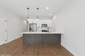 2332 W Jackson Blvd in Chicago, IL - Building Photo - Building Photo
