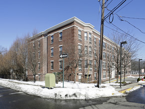 Liberty Place at Fort Lee in Fort Lee, NJ - Building Photo - Building Photo