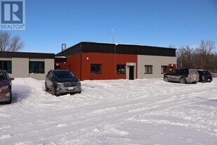 3880 7 Rd in South Dundas, ON - Building Photo