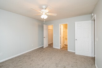 102 Worrall Dr in Hopkins, SC - Building Photo - Building Photo