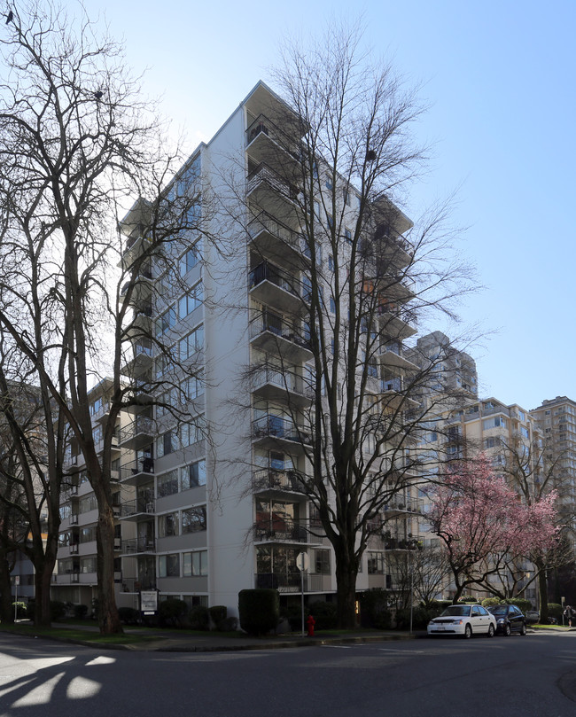 The Park Bay in Vancouver, BC - Building Photo - Building Photo