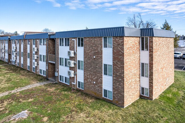 Southview Garden Apartments in Nicholasville, KY - Building Photo - Building Photo