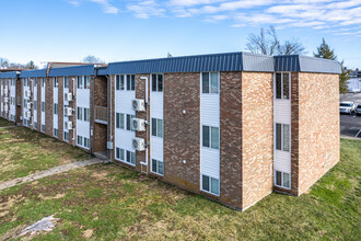 Edgewood Village Apartments in Nicholasville, KY - Building Photo - Building Photo