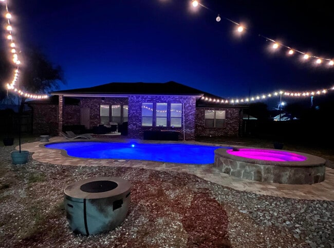 8501 Holley Hills Cir in Navarre, FL - Building Photo - Building Photo