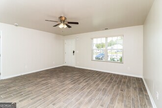 404 Scenic View Ct in Villa Rica, GA - Building Photo - Building Photo