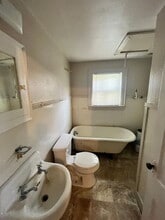 2106 Echols St in Bryan, TX - Foto de edificio - Building Photo