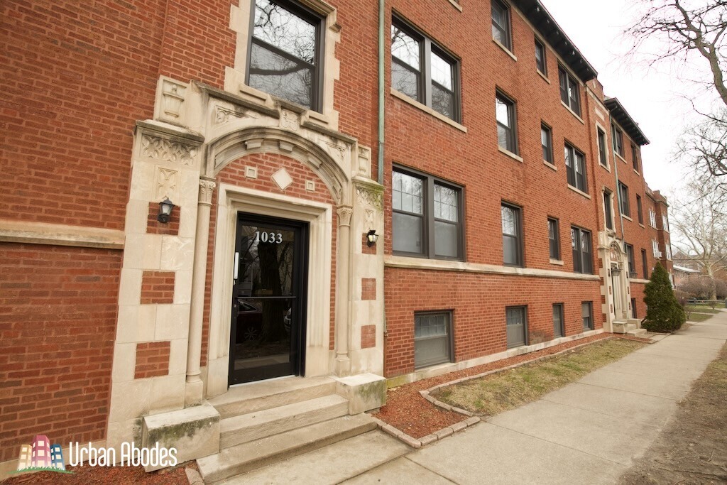 1033 Dempster St, Unit A06C in Evanston, IL - Foto de edificio