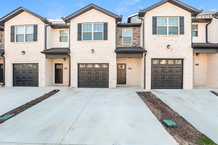 1267 Bluebird Rd in Lebanon, TN - Building Photo