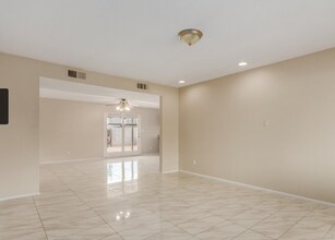 2536 E Commonwealth Cir in Chandler, AZ - Building Photo - Building Photo