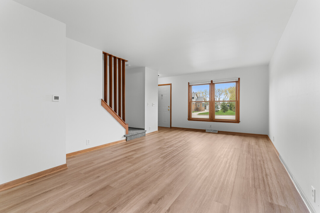 5429 S 13th St in Milwaukee, WI - Building Photo