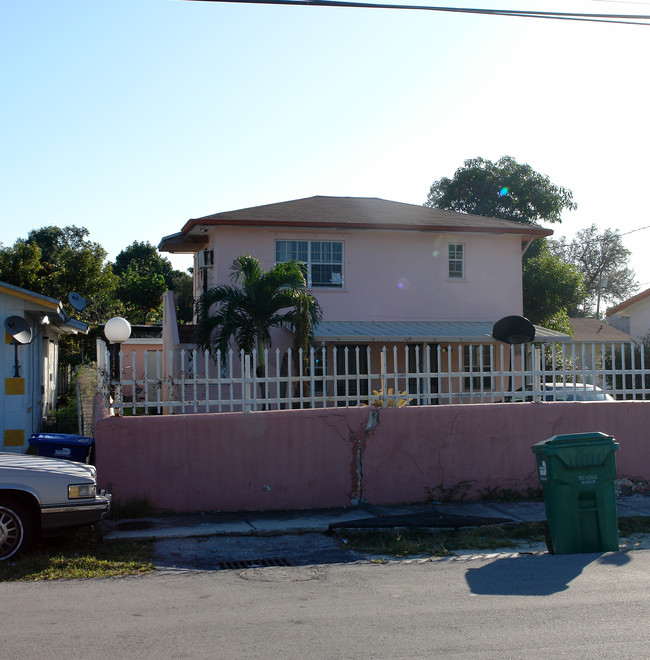 7753 NW 10th Ave in Miami, FL - Building Photo - Building Photo