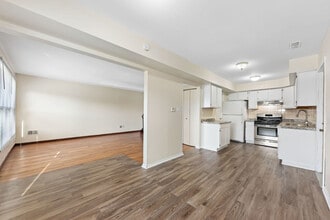 1960 Liberty Pl in Hoffman Estates, IL - Building Photo - Building Photo