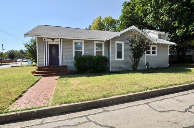 property at 201 W Columbia St