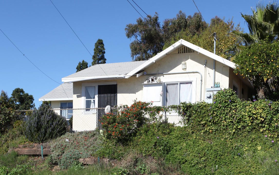 940 Arcadia Pl in National City, CA - Foto de edificio