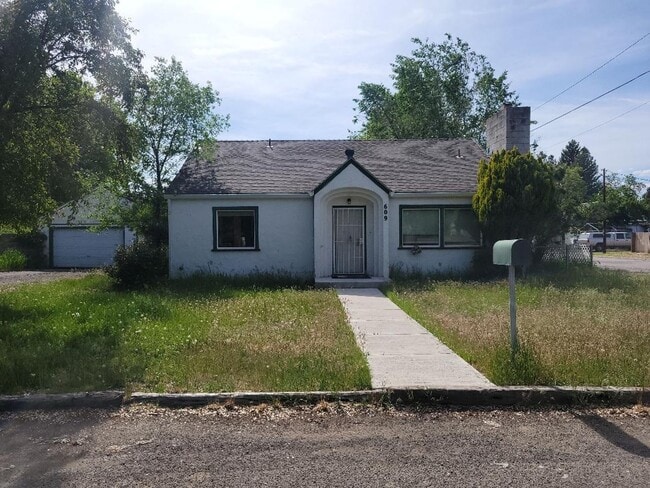 property at 609 N East A St