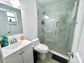 5726 SW 20th St in Miami, FL - Building Photo - Building Photo