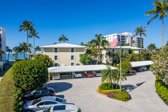 Chateau of Naples in Naples, FL - Building Photo - Building Photo