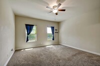 716 Community Dr in New Braunfels, TX - Building Photo - Building Photo