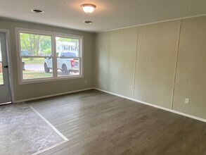 2605 Roland Dr, Unit A in Champaign, IL - Building Photo - Building Photo