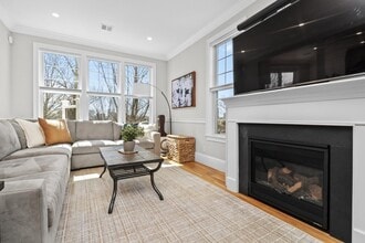 322 Bunker Hill St in Boston, MA - Building Photo - Building Photo