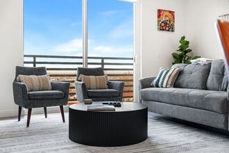 Enso Zen Apartments in Denver, CO - Foto de edificio - Building Photo