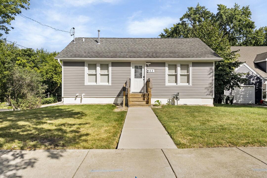 153 N Hager Ave in Barrington, IL - Building Photo