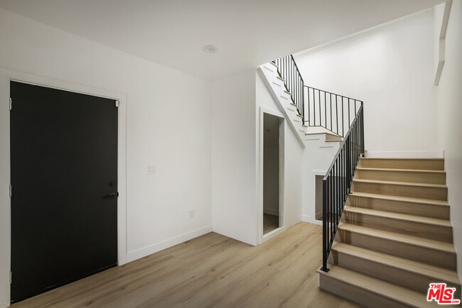 2651 Vineyard Ave in Los Angeles, CA - Foto de edificio - Building Photo