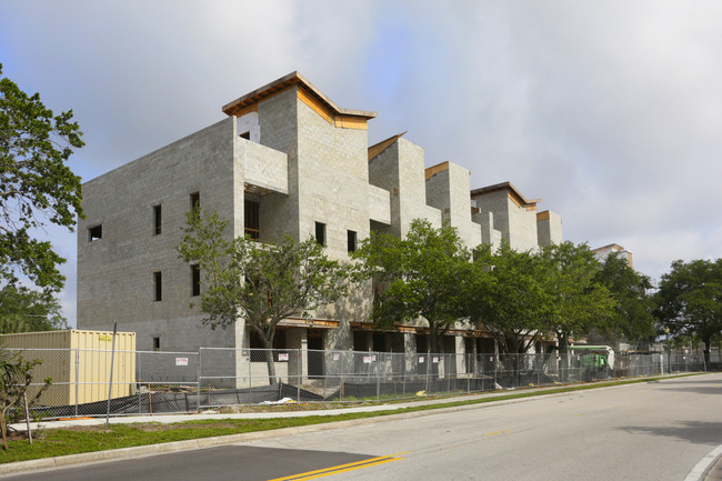 Artisan on Main in Sarasota, FL - Foto de edificio - Building Photo