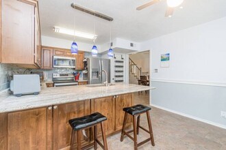6215 Sun Hollow in San Antonio, TX - Building Photo - Building Photo