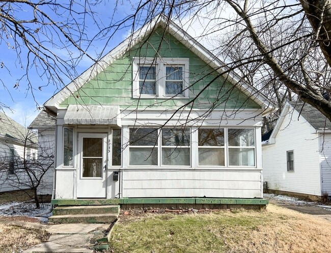 property at 2133 N 14th St