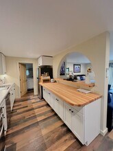 18 Morgan St in Lenox, MA - Building Photo - Building Photo